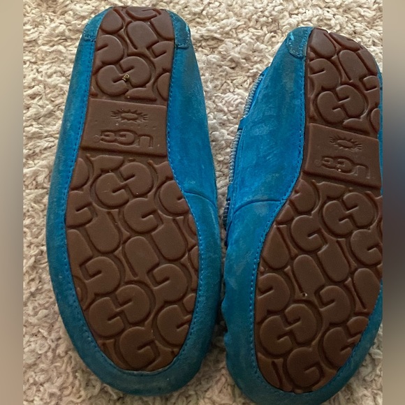Blue UGG slippers women’s size 6 - Picture 5 of 5